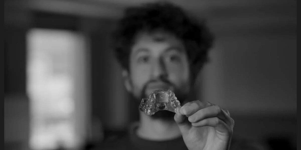 Augmental presenta MouthPad: un controlador bucal que usa la lengua para manejar dispositivos
